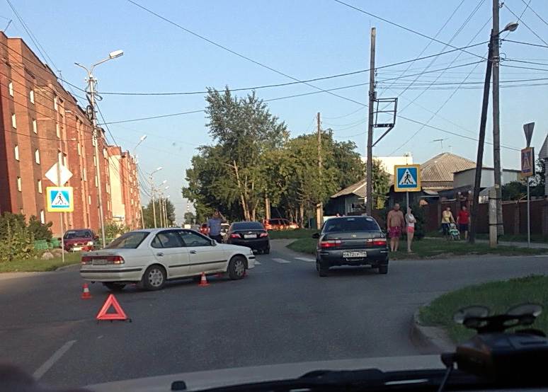 В столкновениях авто с велосипедами в Бердске ранены два человека