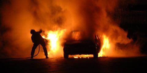 Ночью в Новосибирске выгорели три автомобиля