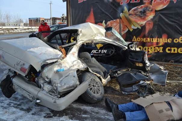 В Новосибирске погиб водитель с 3-месячным с водительским стажем