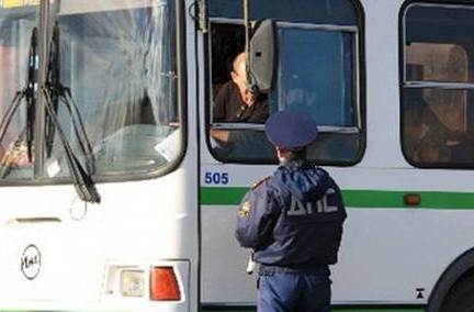 С заботой о пассажирах и водителях бердская ГАИ проводит мероприятие «Автобус»