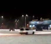 Видеофакт: Бердские «дрифтеры» осваивают площадку в центре Бердска
