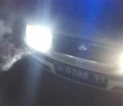 Водитель снял на видео в Бердске запрещенный «ксенон» на машине ДПС областников