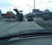 Фотофакт: Дорожные службы Бердска оперативно заделали яму на Рогачёва