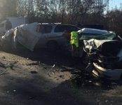 Вести с трасс: Водитель «Москвича» погиб в столкновении с двумя грузовиками