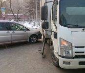 Термобудка с пельменями от “Продсиба” попала в ДТП на перекрёстке в центре Бердска