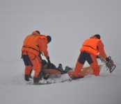 Вывозить тело рыбака пришлось спасателям Бердска со льда залива