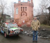 «Паукомобиль» новосибирского художника угнали в Новосибирске