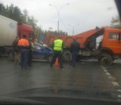 Ударился головой пассажир Chevrolet, столкнувшегося на трассе с КамАЗом в Бердске 
