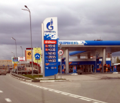 Рост цен на нефть поднимает стоимость бензина для россиян