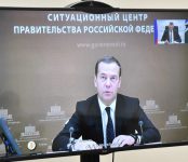 Медведев поможет новосибирским комбайнёрам из-за подросшего в цене бензина