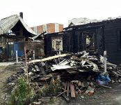 Из-за короткого замыкания в «Хонде» сгорели два дома в Бердске
