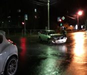 Две девушки травмированы в столкновении двух «Ниссанов» на перекрёстке в Бердске