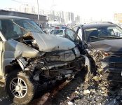 Лобовое столкновение авто на трассе в Бердске обошлось без пострадавших