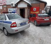 Молодой водитель на «Хонде» проломил стену пивнушки в Бердске