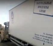Скончался пассажир грузовика Hino после ДТП с КамАЗом под Бердском
