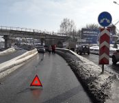 Несерьёзное ДТП под мостом в Бердске организовало серьёзную пробку на трассе