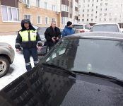Пьяный на ВАЗе допустил столкновение с иномаркой во дворе жилого дома в Бердске