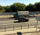 Легковушка «догнала» грузовик на трассе в Бердске