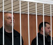 В Бердске начали судить обвиняемых в угоне автокрана и «КамАЗа» мужчин