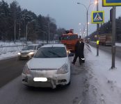 Два большегруза не пострадали, попав в ДТП с легковушками на трассе в Бердске
