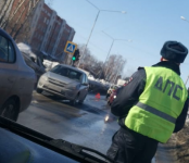 7-летняя школьница попала под авто в Бердске рядом со своей школой