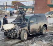 Новосибирская электричка сбила внедорожник на переезде в Бердске