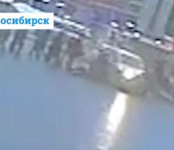 Шок-видео: Дама на «Шевроле» задавила двух женщин на переходе в Новосибирске