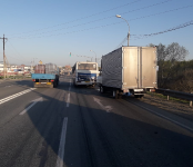 Алтайский грузовичок разбился об автобус БАТП на трассе в Бердске