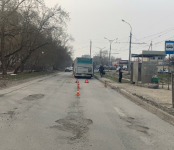 На улице Широкой в Новосибирске автобус насмерть сбил пенсионерку