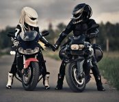 ГИБДД: Езда на мотоцикле без шлема может привести к трагедии