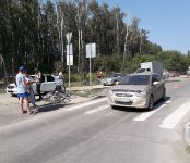Несовершеннолетнюю велосипедистку сбила иномарка на пешеходном переходе в Бердске