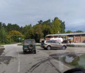 Два внедорожника не разъехались на дороге в «Сибиряк» в Бердске