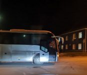 Китайский автобус жёстко припечатал немецкую легковушку на перекрёстке возле автошколы в Бердске
