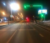 Вахтовый автобус сбил на трассе Р-256 в Бердске 19-летнего мужчину