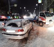 «Тойота» протаранила эвакуатор службы аваркомов в Бердске