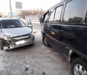 В столкновении SsangYong и LADA Granta в Бердске травмирована пассажирка отечественного авто