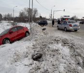 Три человека травмированы в жёстком тройном ДТП на трассе в Бердске