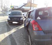 Водитель-женщина и годовалый малыш  травмированы в столкновении Toyota Opa и Suzuki Swift на перекрёстке в Бердске
