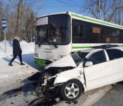 Погиб 36-летний водитель Toyota Premio в ДТП с автобусом в Новосибирске