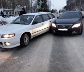 «Ниссан» и «Тойота» не разъехались без столкновения на перекрёстке в Бердске