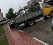 СтопХам по-бердски: благодаря неравнодушным жителям грузовик освободил тротуар