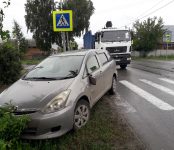 Ломовоз протаранил легковушку на перекрёстке в Бердске