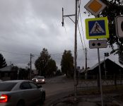 «Вот такая загагулина»: водитель «восьмёрки» уничтожил светофор в Бердске