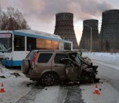 31-летний мужчина погиб в лобовой аварии с автобусом в Новосибирске
