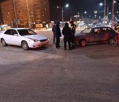 «Тойота» жёстко протаранила ВАЗ-21099 в центре Бердска