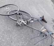 Пожилой велосипедист травмирован в столкновении с легковушкой в Бердске