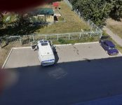 Неизвестные вскрыли авто в одном из дворов в Бердске
