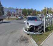 «Лада Приора» и «Тойота Витц» не разъехались без столкновения на улице Лунной в Бердске