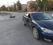 Мотоциклист протаранил Тойоту Камри в Бердске и был доставлен в больницу
