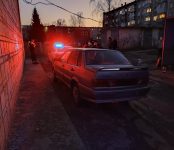 Сотрудники ГИБДД на двух патрульных авто задержали ВАЗ-2115 в Бердске
